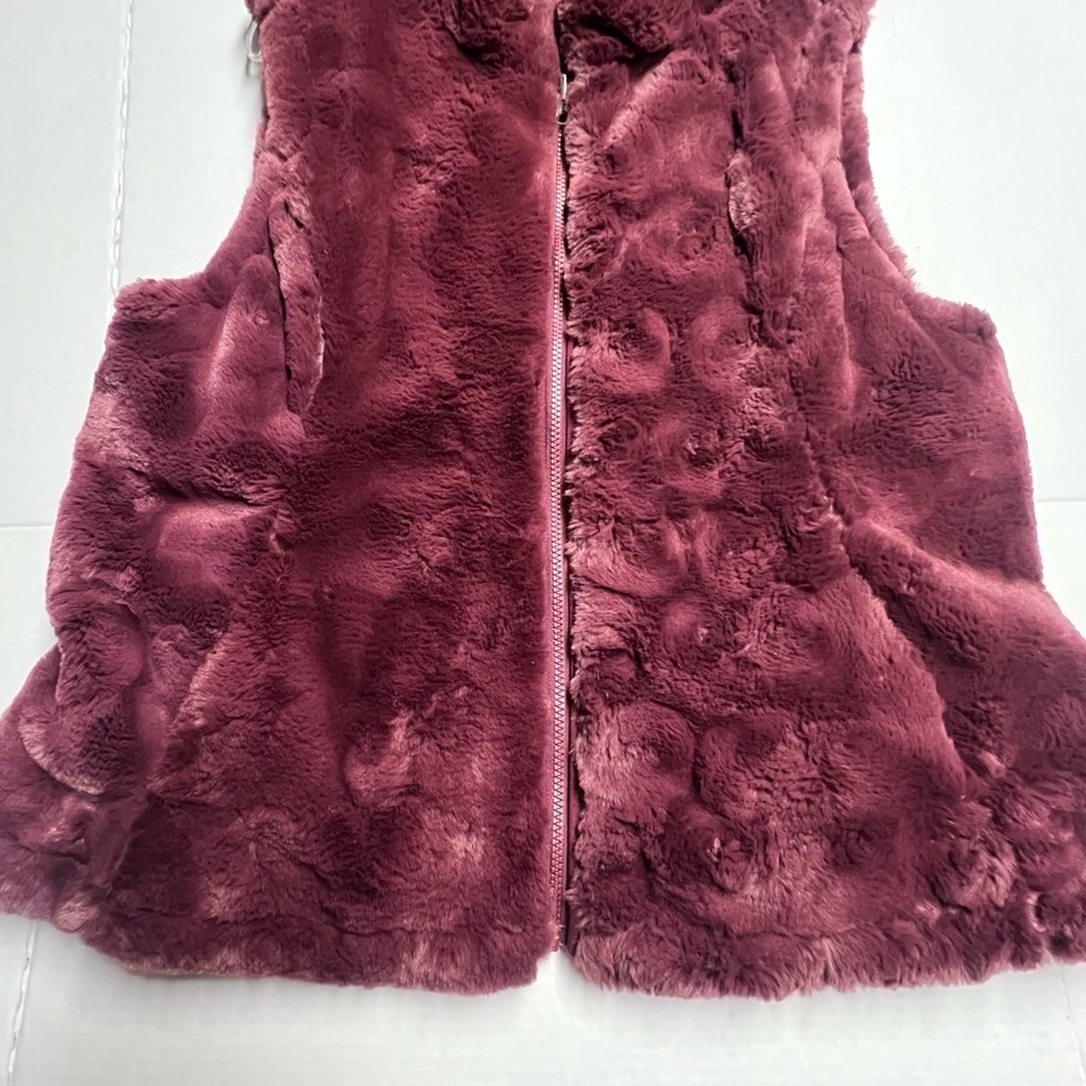 YKK Women’s Plush Faux Fur Vest in Maroon - Approx. Size Large